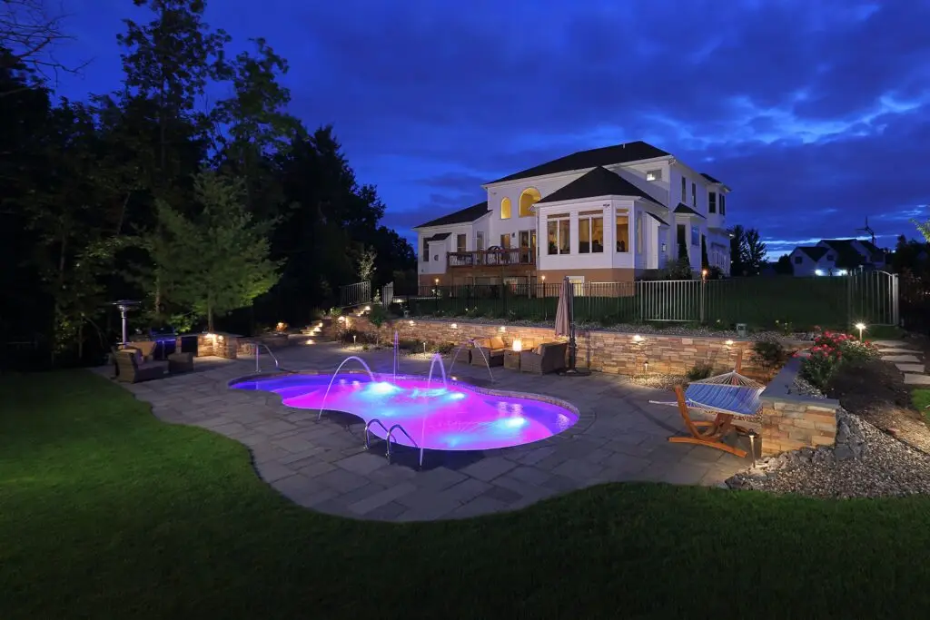 Outdoor lighting installation